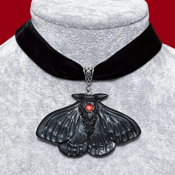 Gothic-style Vintage Black Moth Velvet Choker Necklace - Halloween Necklace